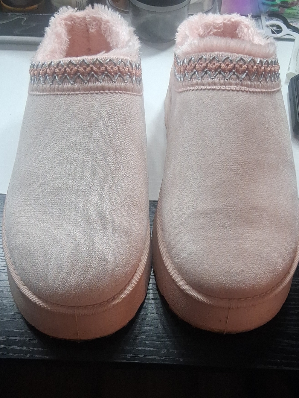 Women Cozy Slip-On Shoes in Light Pink